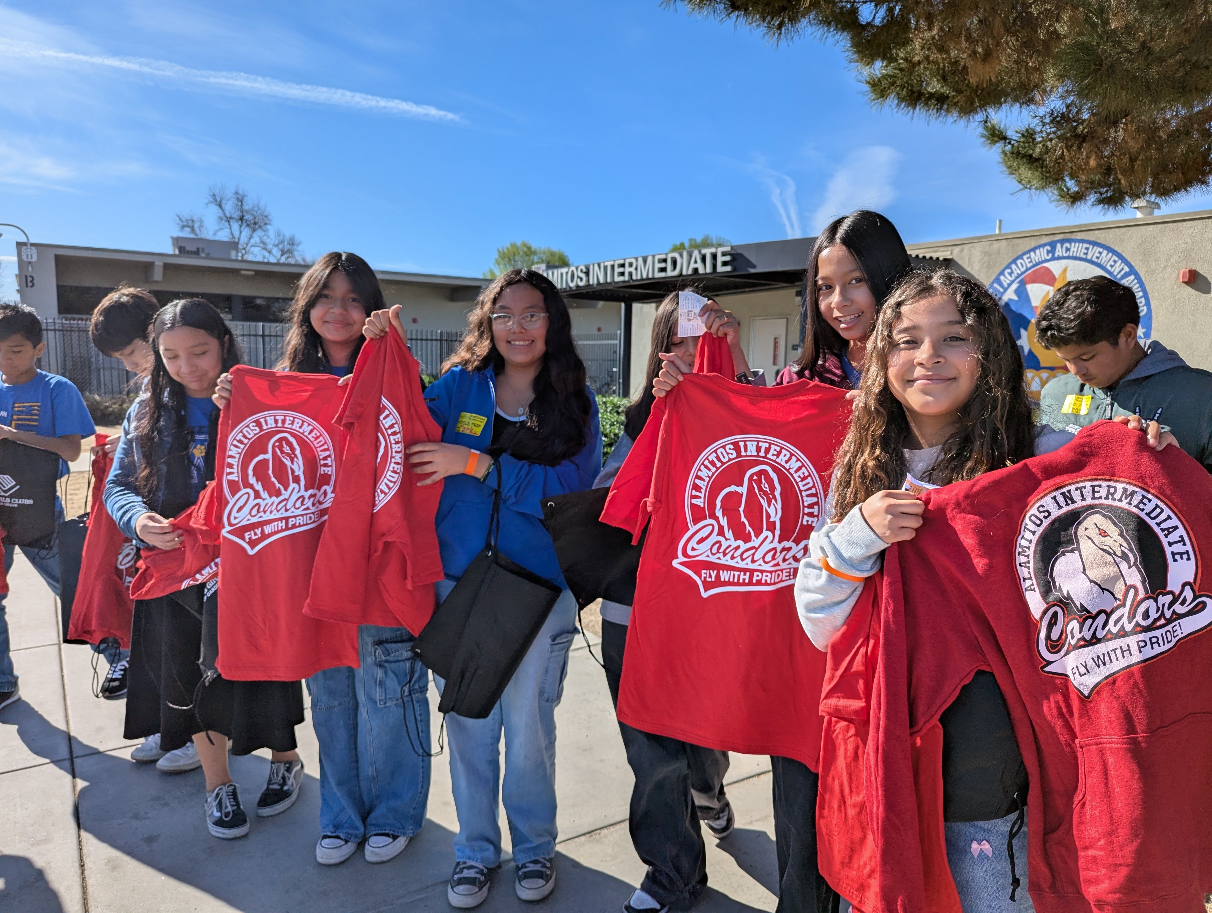 All 6th Graders received a Condor PRIDE T-Shirt at our 6th Grade Visit! See you in the Fall, Condors!
