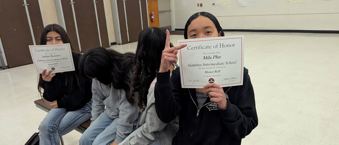 Students receiving Certificates of Honor